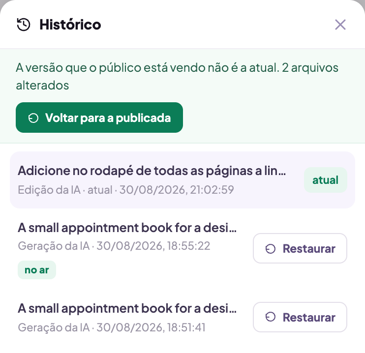 A folha de Histórico aberta sobre o assistente, listando as versões salvas do app com data e o botão Restaurar em cada uma.